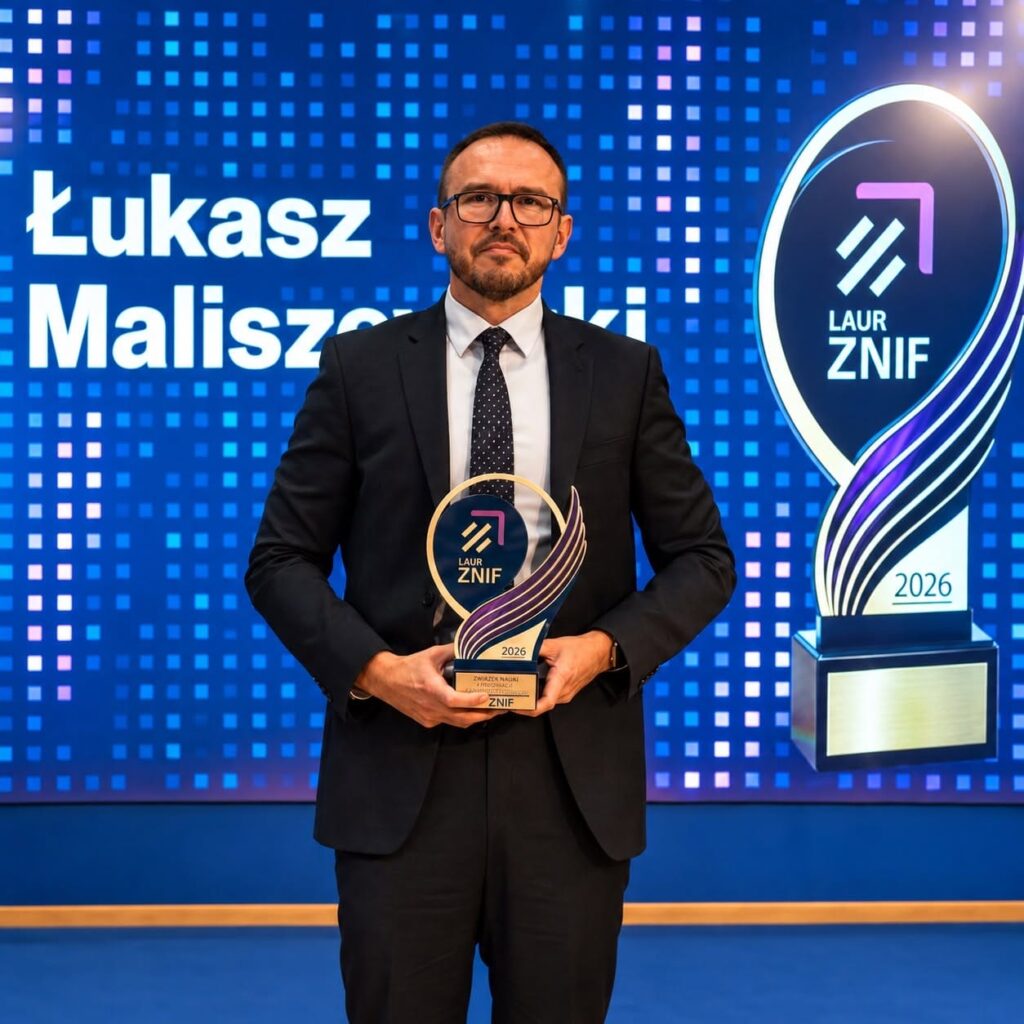 Łukasz Maliszewski z Laurem ZNIF 2026 w kategorii Długoterminowe Inwestowanie